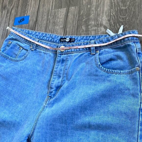 BOOHOO Blue Boyfriend Distressed Ripped Fishnet Light Wash Jeans - Picture 8 of 16